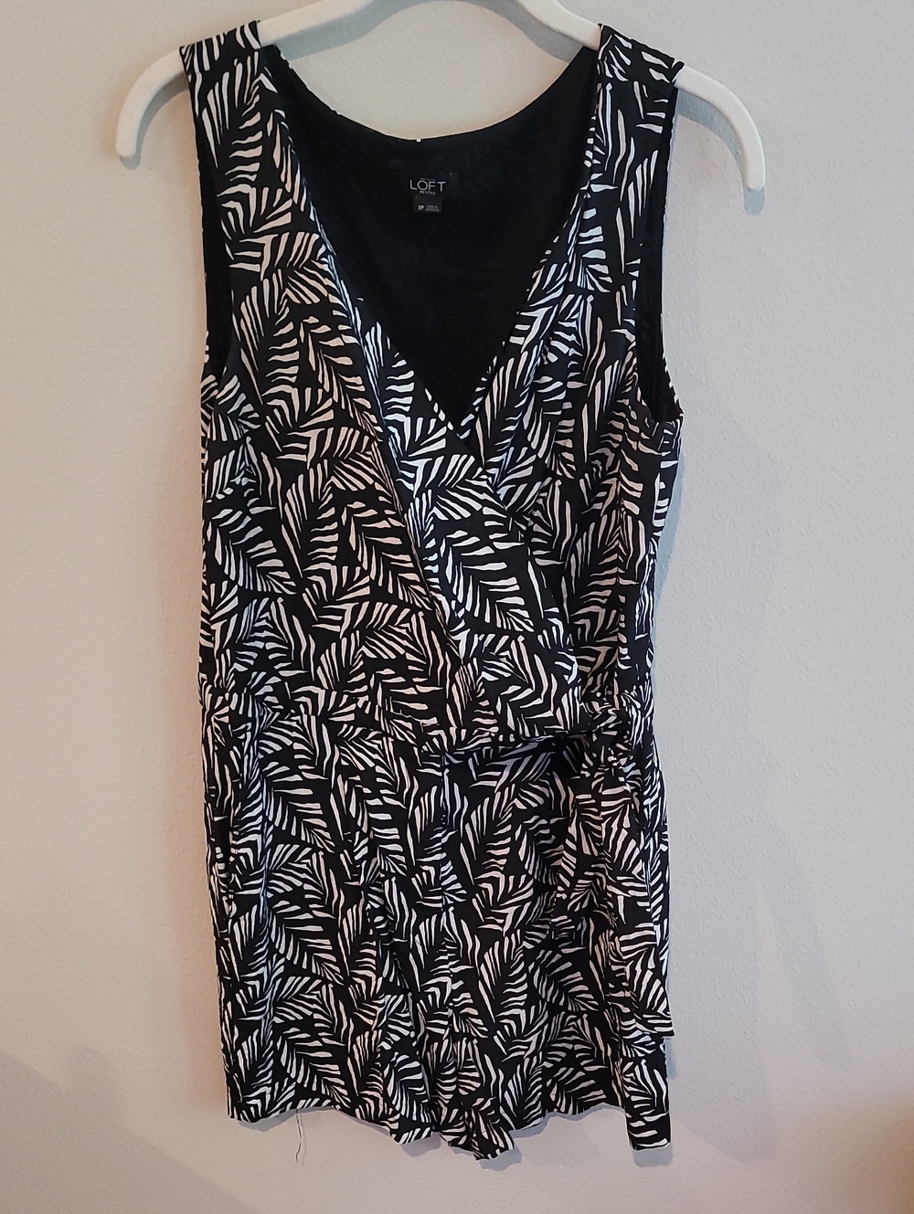 LOFT Black & White Leaf-Print Sleeveless Wrap Romper